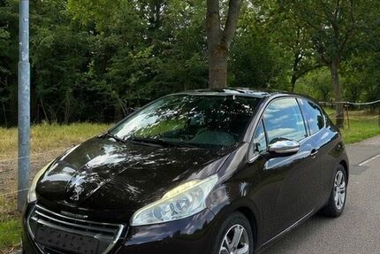 Peugeot 208 145.000 km 3.900 &euro; Merseburg 06217