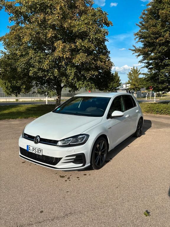 VW Golf 93.000 km 22.950 € Gersthofen 86368