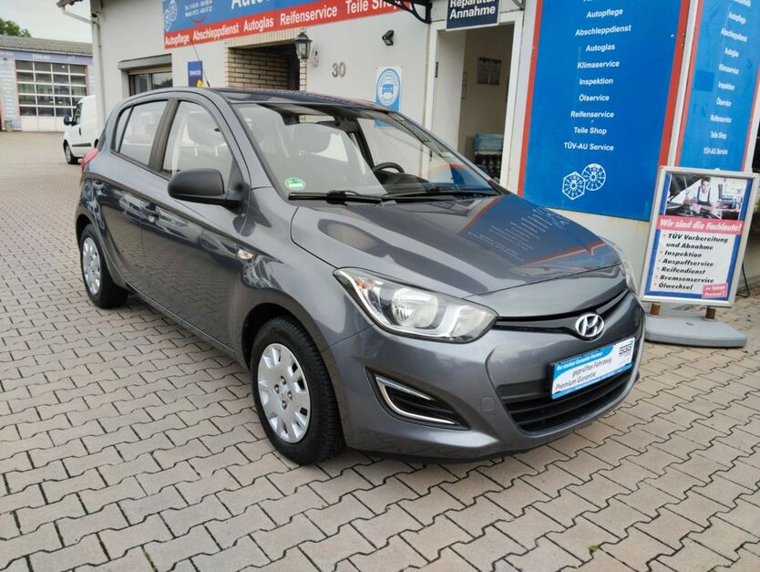 Hyundai i20 230.102 km 3.499 € Jade 26349