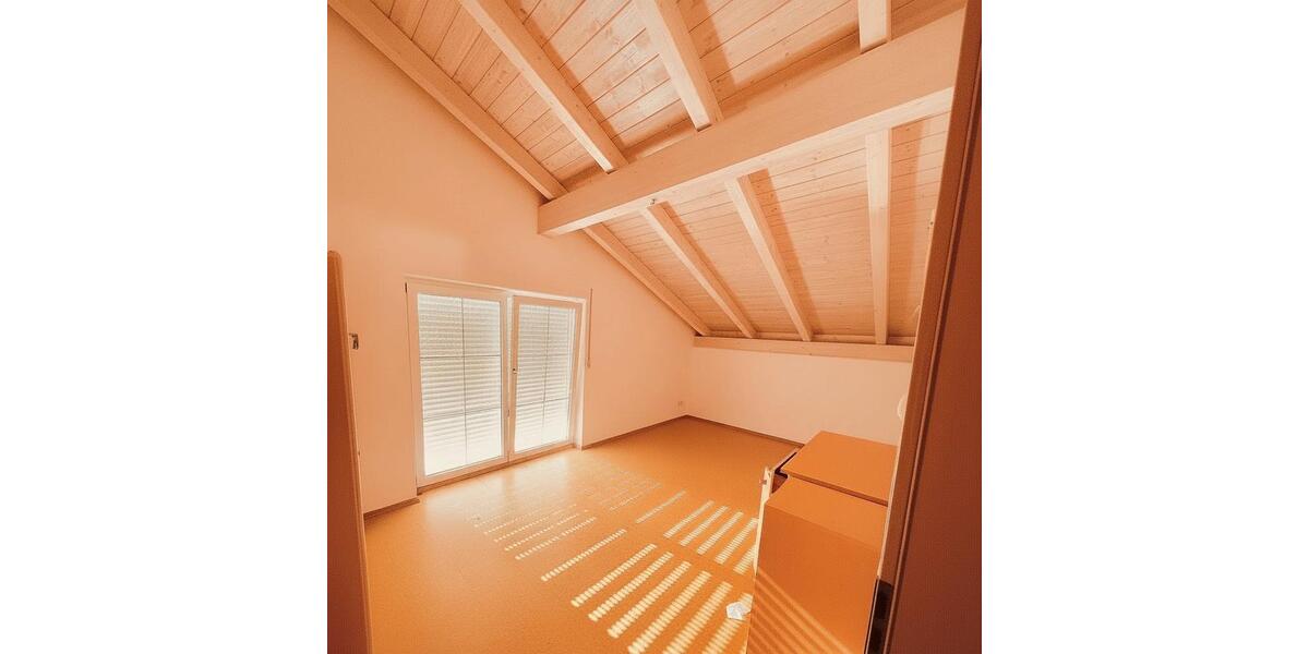 Dachgeschoßwohnung Otzing - 4 Zimmer, 130 m&sup2;, 1.000&euro; | Angebot:26585562
