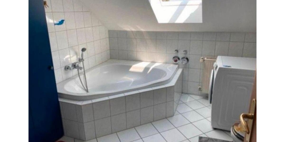 Dachgeschoßwohnung Bindlach - 3 Zimmer, 79 m&sup2;, 220.000&euro; | Angebot:20317018