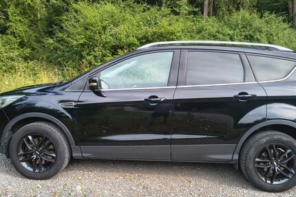 Ford Kuga 120.000 km 10.990 &euro; Vöhringen 72189