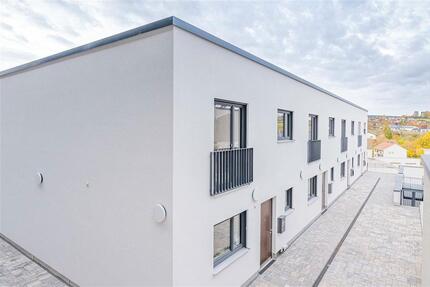 Haus Viechtach - 4 Zimmer, 130 m&sup2;, 1.235&euro; | Angebot:23816995