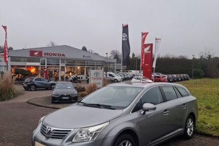 Toyota Avensis 214.404 km 6.750 &euro; Ratingen 40882