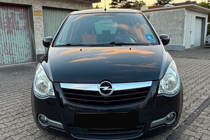 Opel Agila 82.000 km 4.950 &euro; Rüsselsheim 65428