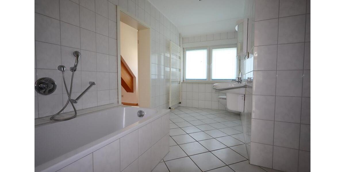Maisonettenwohnung Büren - 4 Zimmer, 180 m&sup2;, 990&euro; | Angebot:25900426