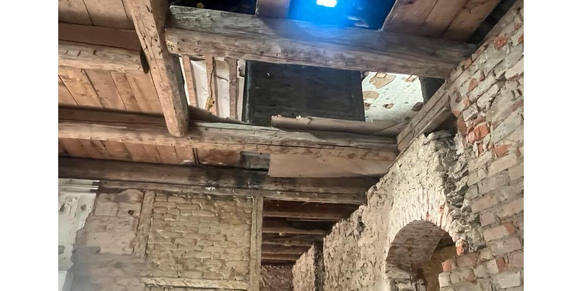 Einfamilienhaus Roßwein - 8 Zimmer, 160 m&sup2;, 150.000&euro; | Angebot:26426951