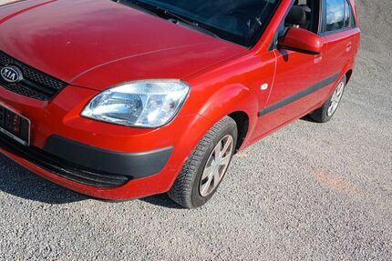 Kia Rio 179.000 km 1.650 &euro; Laudenbach 63925