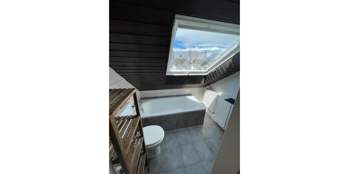Dachgeschoßwohnung Wermelskirchen - 1 Zimmer, 40 m&sup2;, 300&euro; | Angebot:26414582