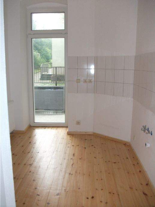 nette Mieter gesucht ! MiT Holzdielung - 3 Zimmer- MIT BaLkoN