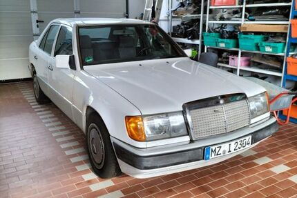 Mercedes-Benz 230 114.397 km 5.900 &euro; Ockenheim 55437