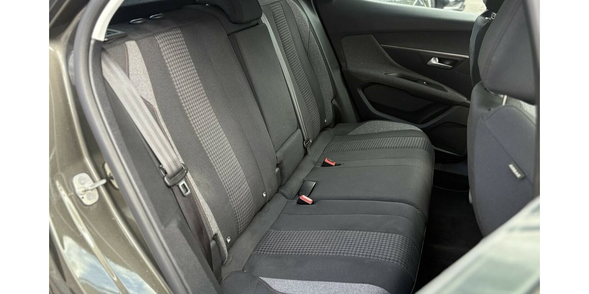 Peugeot 3008 1.5 Active KAMERA/SITZHEIZUG/ISO/NAVI/LED 99.900 km 12.900 &euro; Villingen-Schwenningen 78054