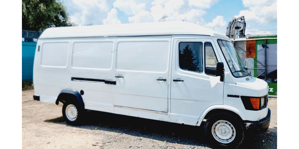 Mercedes-Benz Sprinter 213.443 km 3.400 &euro; Berlin 13629