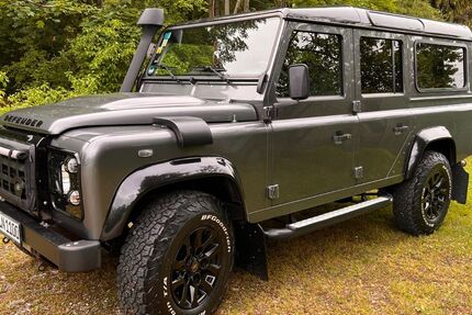 Land Rover Defender 80.500 km 55.200 € München 81477