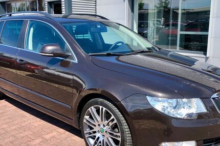 Skoda Superb 198.151 km 6.499 &euro; Halle/Saale 06118
