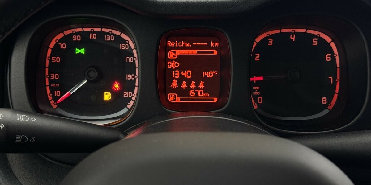 Fiat Panda Cross Red 1.0 Hybrid 1.Hand Neuwertig! 1.600 km 13.740 &euro; Lich 35423