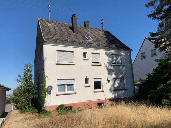 Haus zum Kaufen in Pirmasens Erlenbrunn 135.000 € 180 m²
