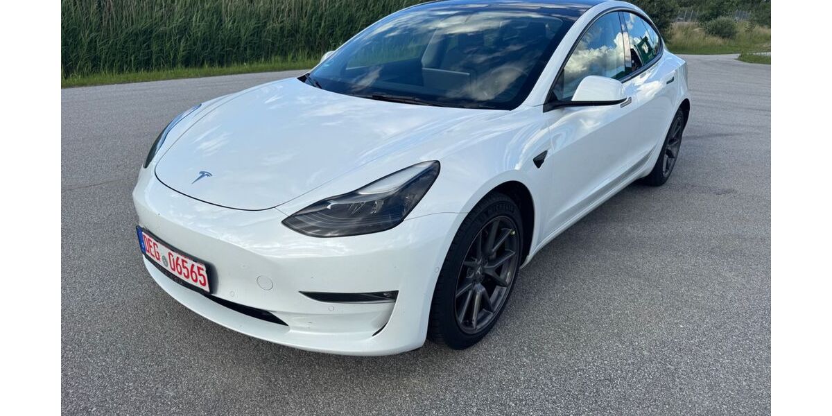 Tesla Model 3 157.000 km 24.900 &euro; Außernzell 94532