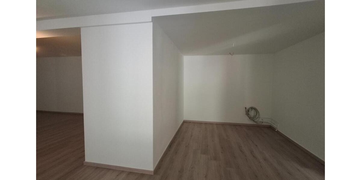 Kernsanierte Gewerbeeinheit in attraktiver Lage zimmer