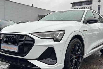 Audi e-tron 23.056 km 38.950 &euro; Hamburg 22047