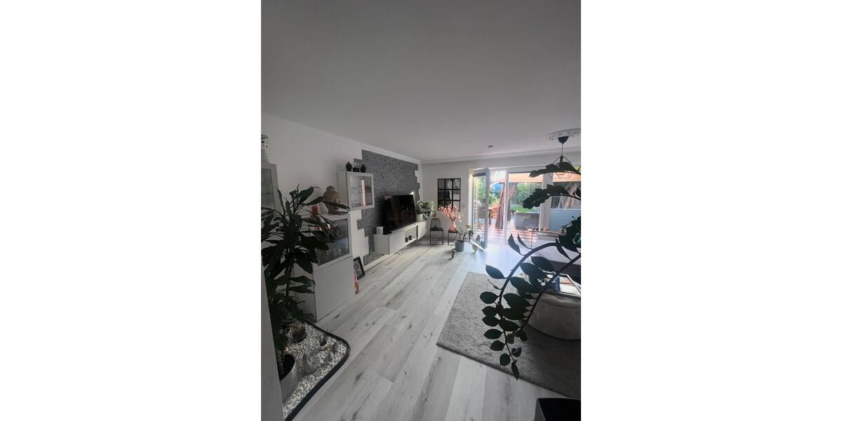 Reihenhaus Uetersen - 5 Zimmer, 133 m&sup2;, 1.800&euro; | Angebot:26356328