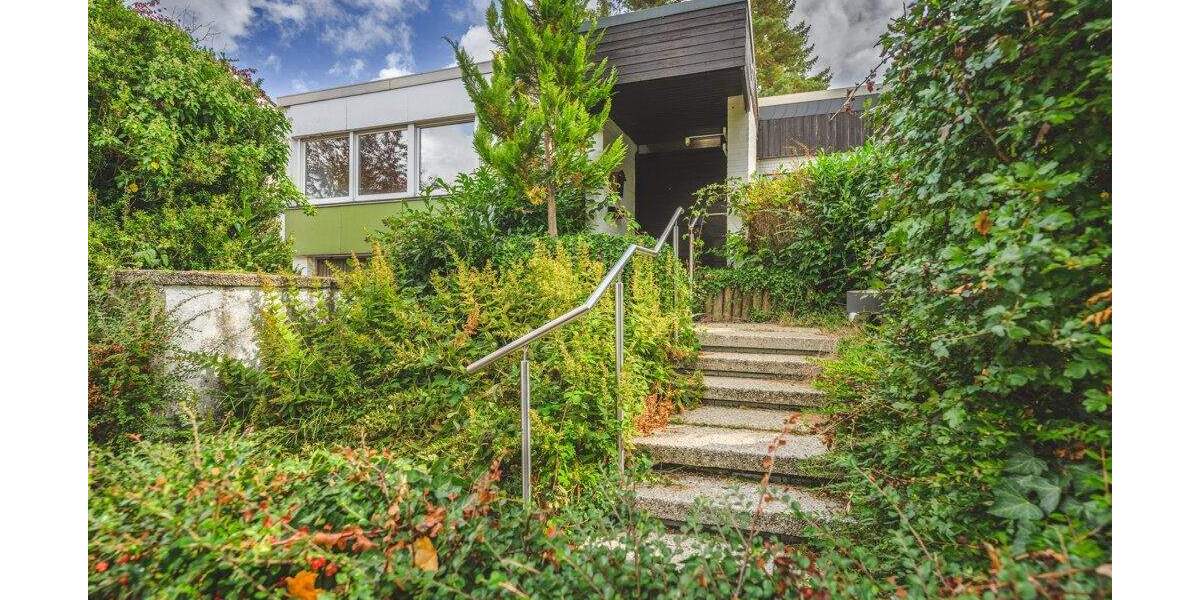 Sonniges Anwesen mit Traumgrundstück in sanierungsbedürftigem Zustand 5 zimmer