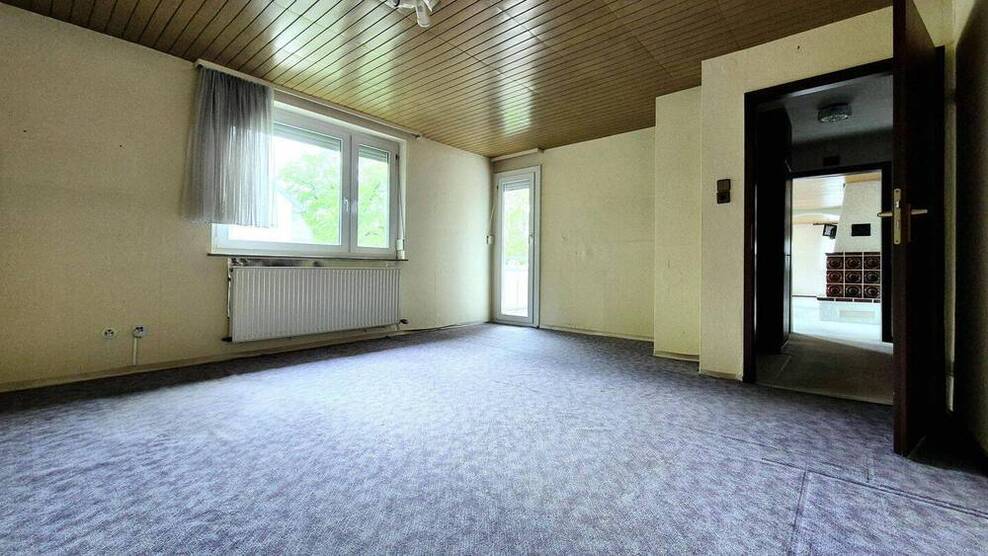 Flexible Raumgestaltung - sanierungsbedürftige 3- oder VierZimmerwohnung in Ludwigsburg-Ost