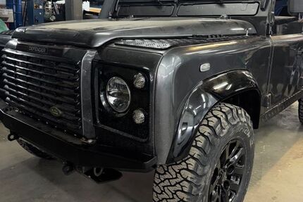 Land Rover Defender 241.500 km 33.900 &euro; Tuntenhausen 83104