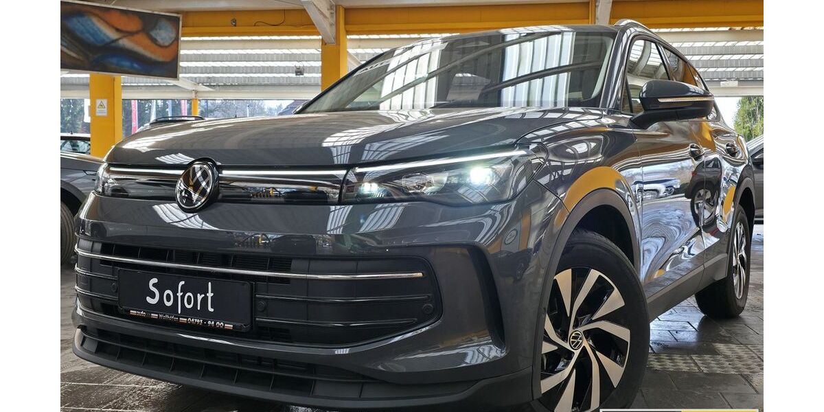 VW Tiguan 14.000 km 35.890 &euro; Wallhöfen bei Bremen 27729