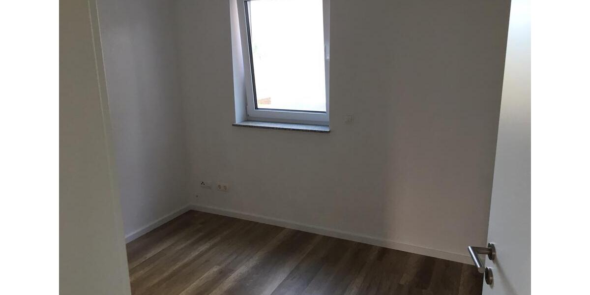 Erdgeschoßwohnung Hünfeld - 4 Zimmer, 99 m&sup2;, 890&euro; | Angebot:26325850