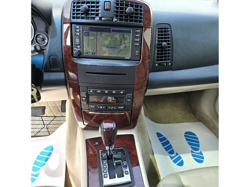 SRX 4X4 V8 Luxury PANO AT- NAVI XENON LEDER BEIGE