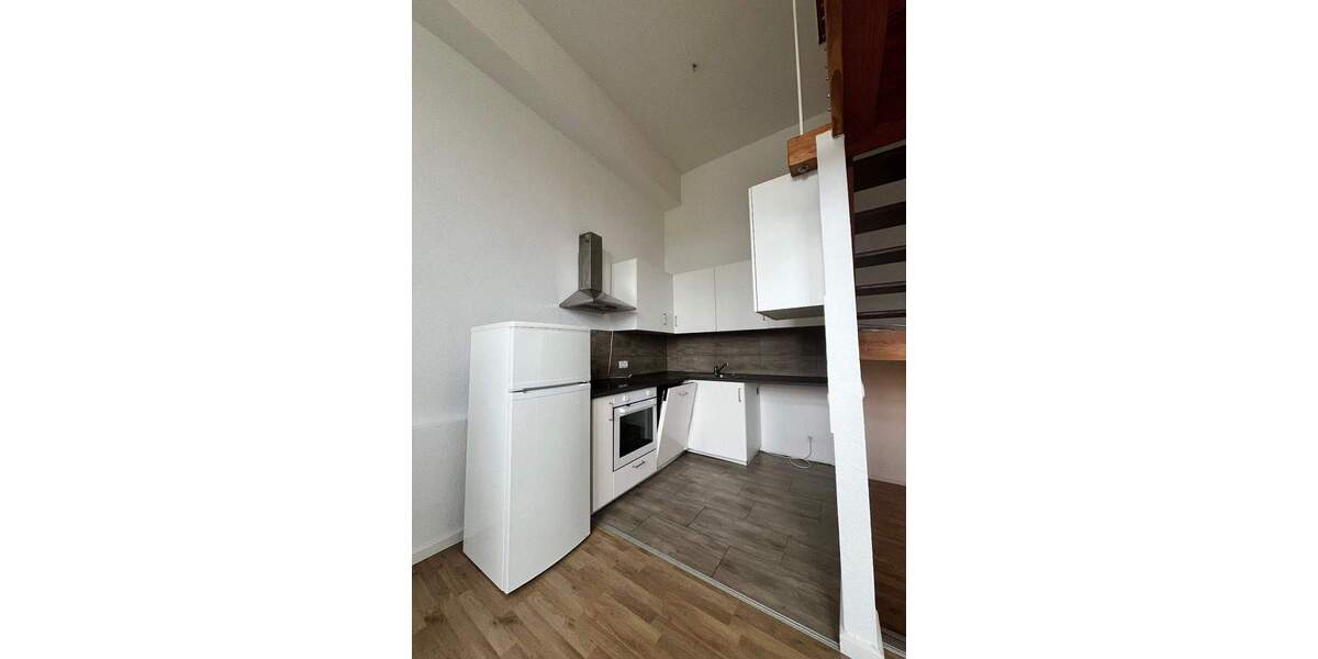 Etagenwohnung Wiesbaden Mitte - 2 Zimmer, 100 m&sup2;, 1.200&euro; | Angebot:24694226