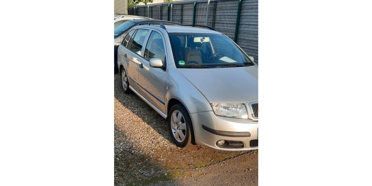 Skoda Fabia 237.000 km 800 &euro; Düsseldorf 40211