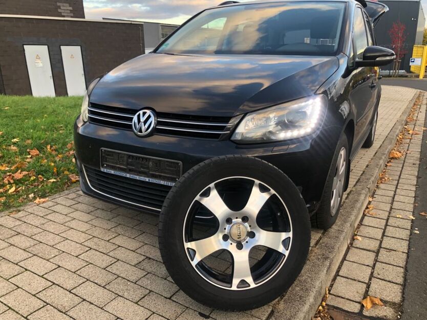 VW Touran 195.300 km 8.800 € Kassel 34134