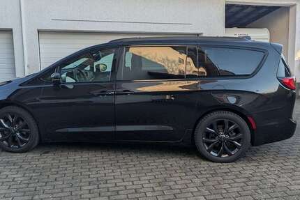 Chrysler Pacifica 55.000 km 37.900 € Ortenberg 63683