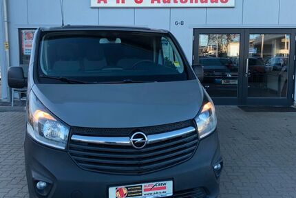 Opel Vivaro 178.093 km 8.500 &euro; Henstedt-Ulzburg­­­ 24558