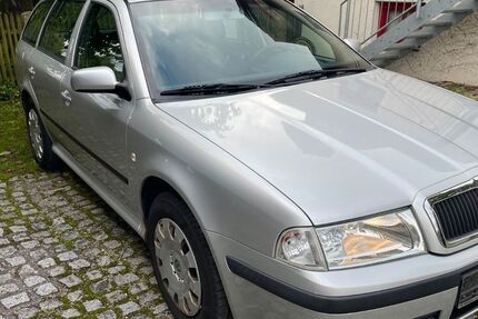 Skoda Octavia 221.700 km 1.490 € Barbing 93092