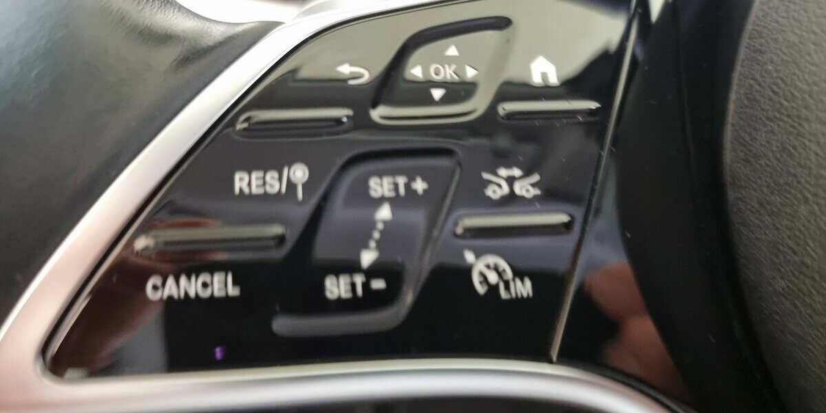 Mercedes-Benz E 220 d Avantgarde LED ACC AHK Kamera Widescreen 79.800 km 32.500 &euro; Garrel 49681