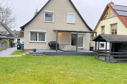 Haus Ahrensburg - 6 Zimmer, 137 m&sup2;, 650.000&euro; | Angebot:26071181