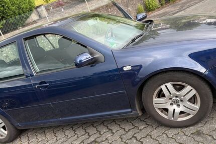 VW Golf 291.000 km 2.350 &euro; Siegen 57078