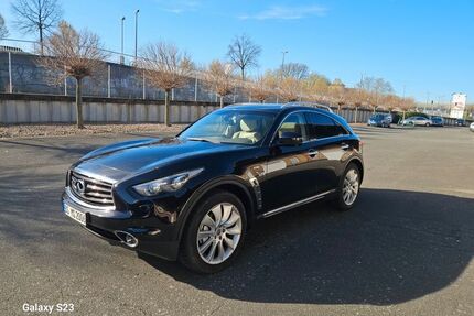 INFINITI QX70