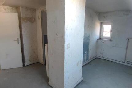 Kleine 32m2 DG Wohnung in Merkstein Plitschard zu Vermieten 2 zimmer