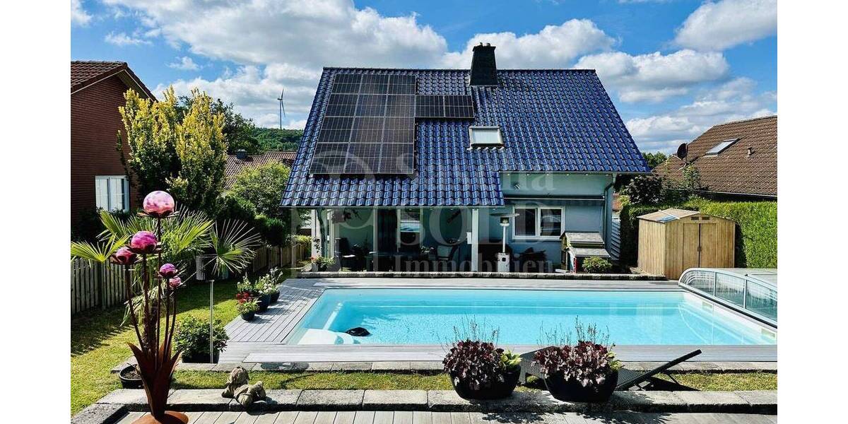 Freistehendes Einfamilienhaus mit Pool, Sauna und PV-Anlage - Viel Platz & Komfort in ruhiger Lage - Einfamilienhaus Ottweiler Lautenbach | Angebot:26897065