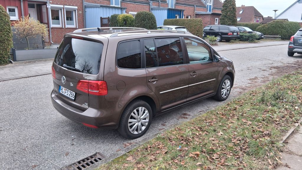 VW Touran 244.000 km 5.700 &euro; Lubeck 23558