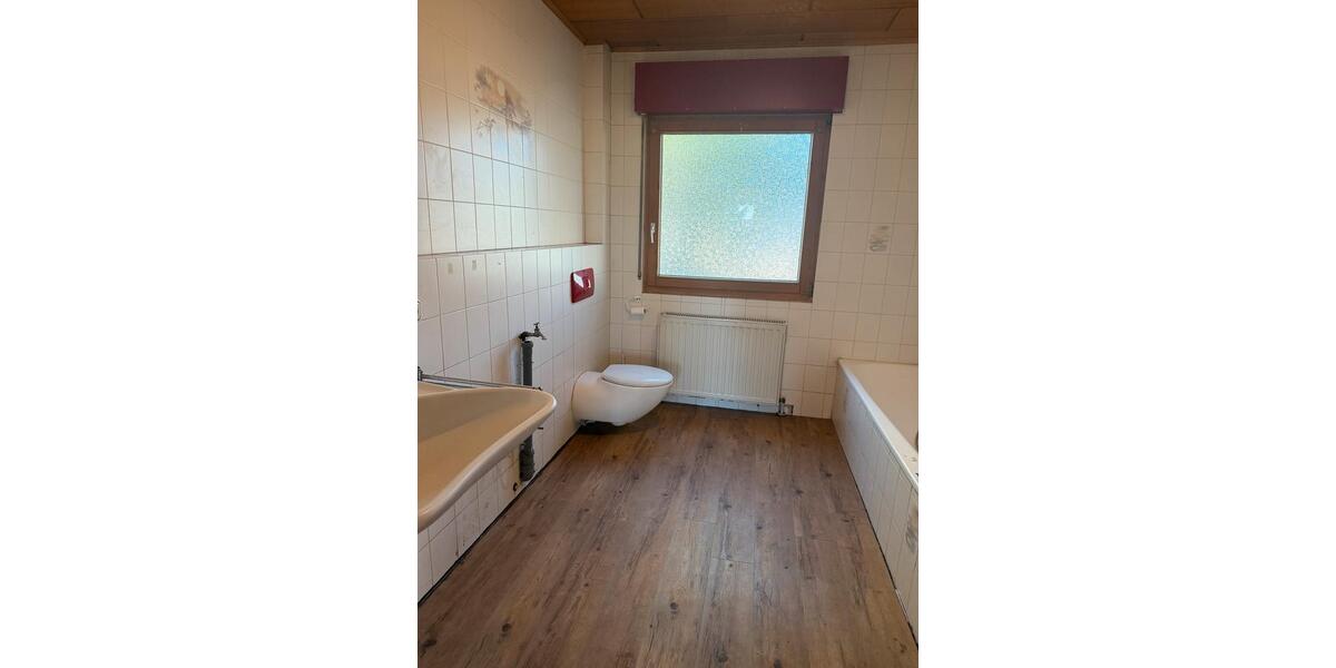 Einfamilienhaus Düngenheim - 7 Zimmer, 170 m&sup2;, 250.000&euro; | Angebot:26706257