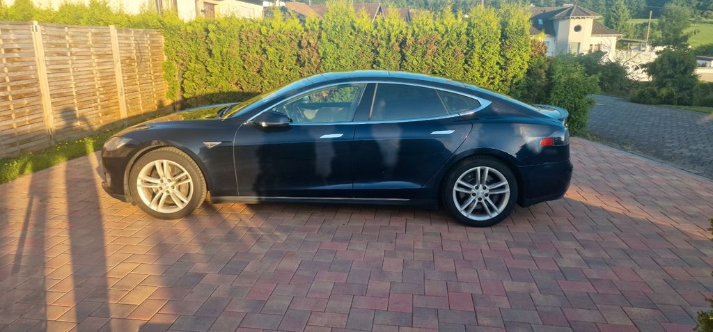 Tesla Model S 239.000 km 19.800 &euro; DÜRRHOLZ 56307