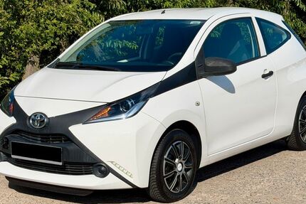Toyota Aygo (X) 80.500 km 6.690 &euro; Neubrandenburg 17034