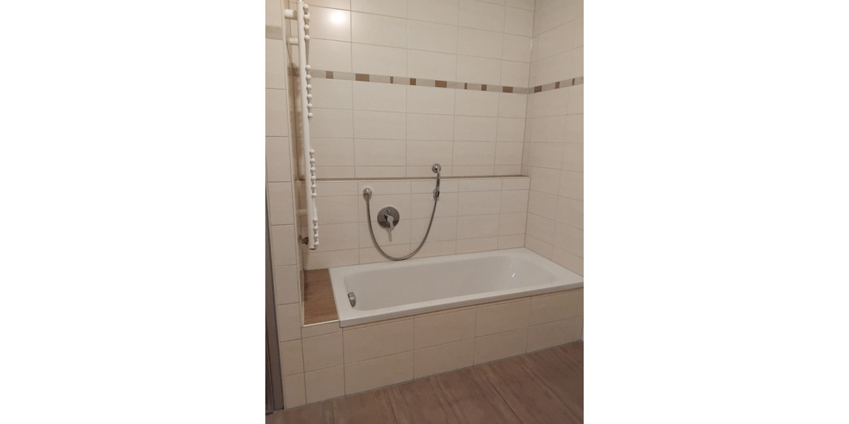 Komfortable und barrierefreie 2,5 Zimmer Penthouse-WHG mit EBK und TG-Stellplatz zu vermieten! 2 zimmer