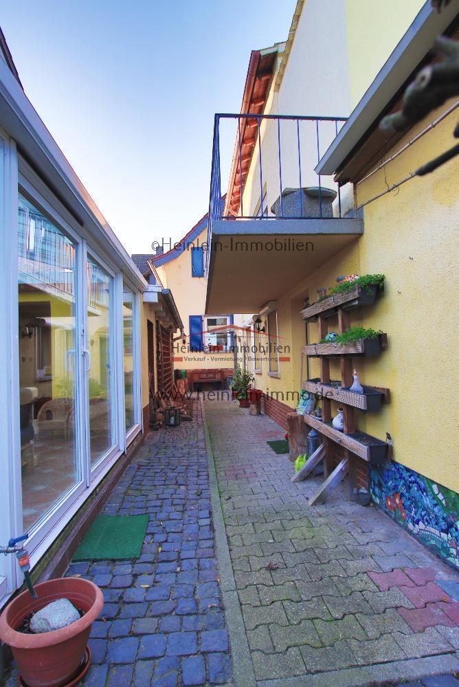 Einfamilienhaus# Sauna# Wintergarten# Kaminofen# PV & Solar# Griesheim Hofmannstr. 8 zimmer