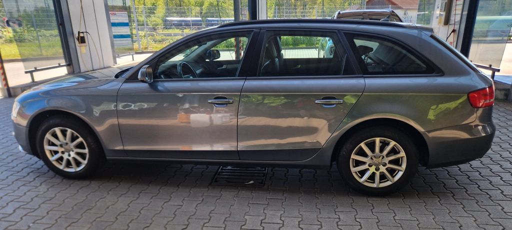 Audi A4 235.000 km 8.100 &euro; Karlsruhe 76185